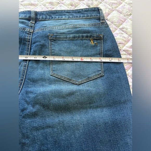 Measure & Made . Classic Blue Slim Straight Jeans - Picture 6 of 8